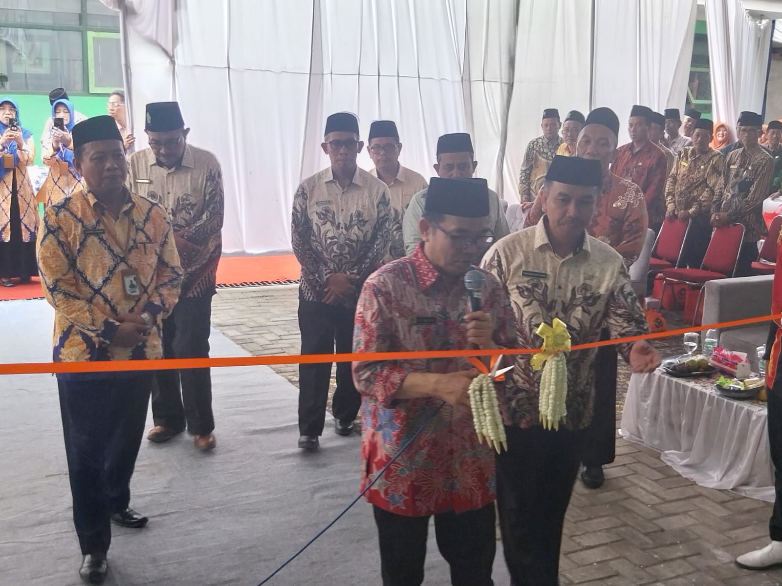 You are currently viewing Kepala Kanwil Kemenag Jatim Resmikan Gedung Baru SBSN MAN 3 Nganjuk